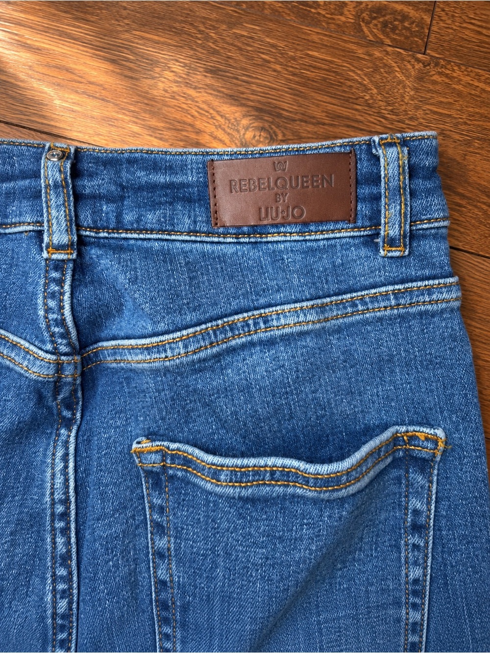 Rebel Queen by Liu Jo Bootcut Jeans with Embellished Lower Legs Sz 33 NWOT - Picture 4 of 5